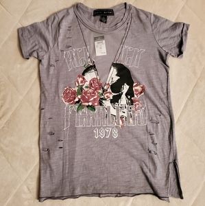 NWT skull tee